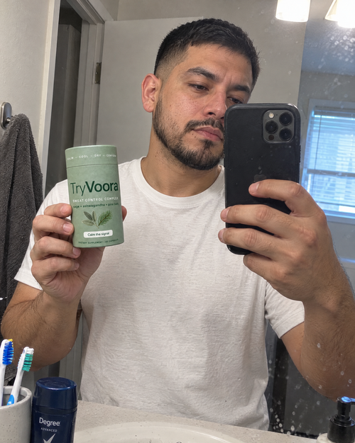 Customer mirror selfie with Voora